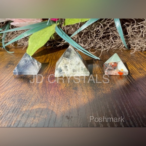 Crystal Pyramids - Picture 2 of 12